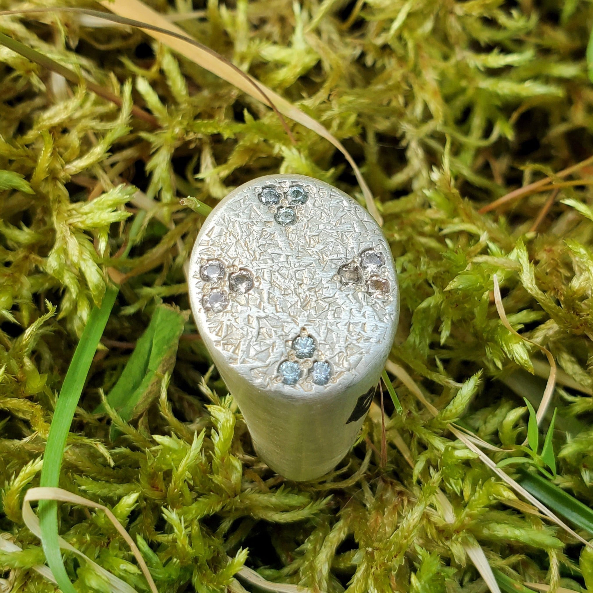 Champagne - Green Sapphire Signet Ring
