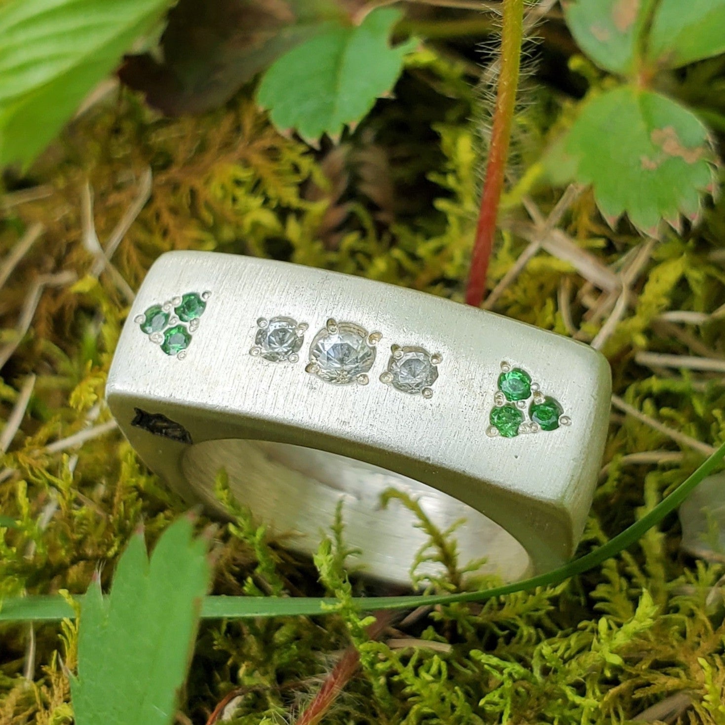 Tsavorite - White Sapphire Arch Signet